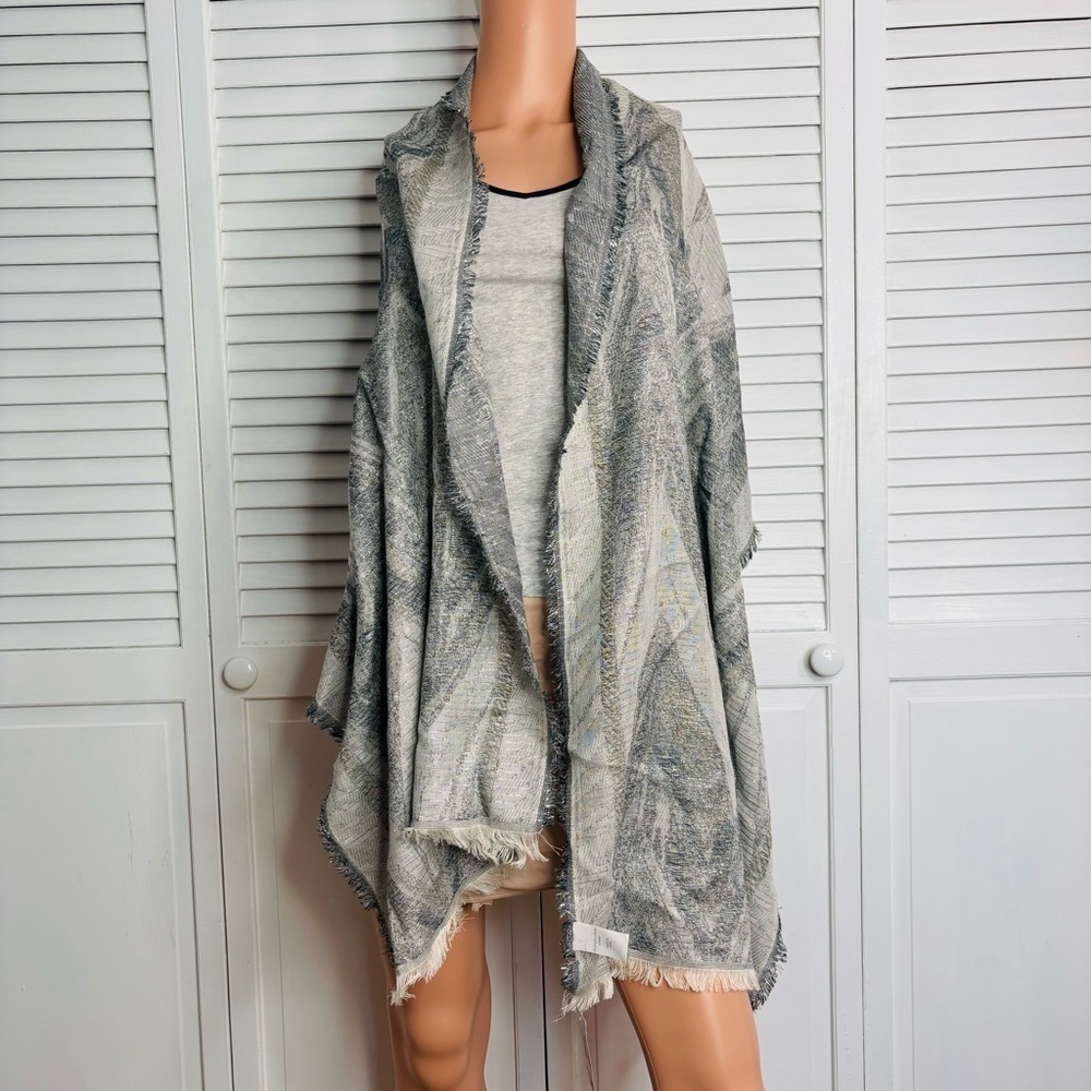 2/$25 CHRISTOPHER & BANKS Gray Fringe Scarf